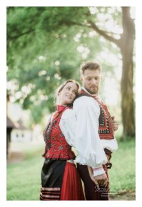 Svadobný fotograf Humenné, Vranov - Matúš Vencúrik, fotenie v kroji