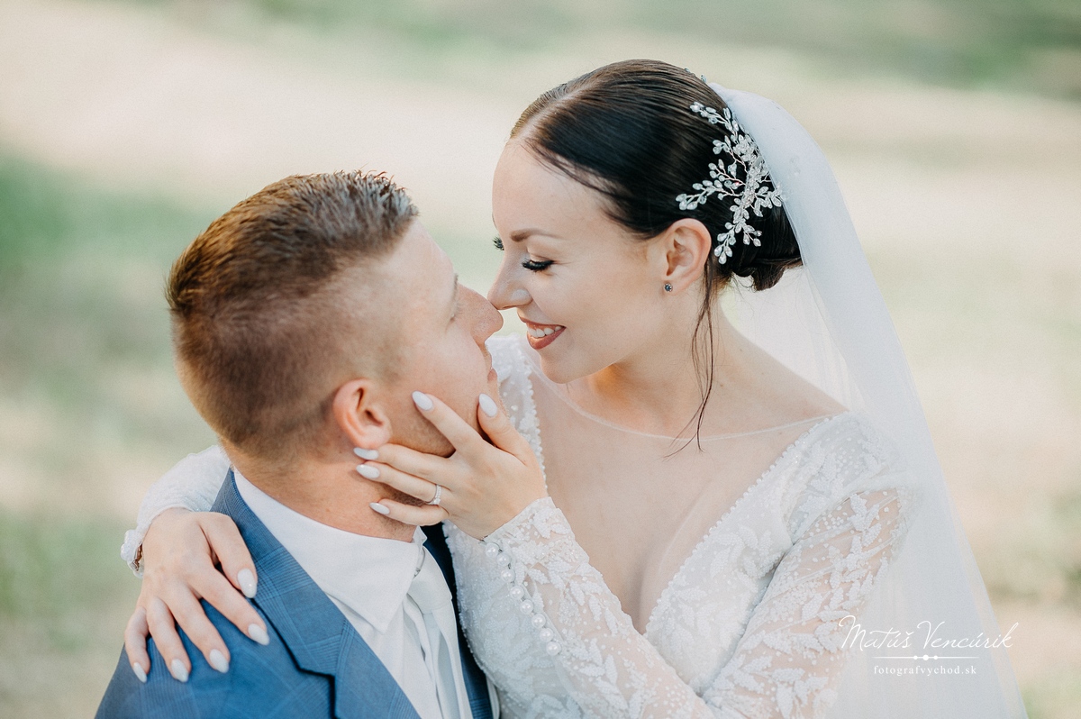 Svadobné fotky Kaštieľ Petrovany - fotograf Matúš Vencúrik