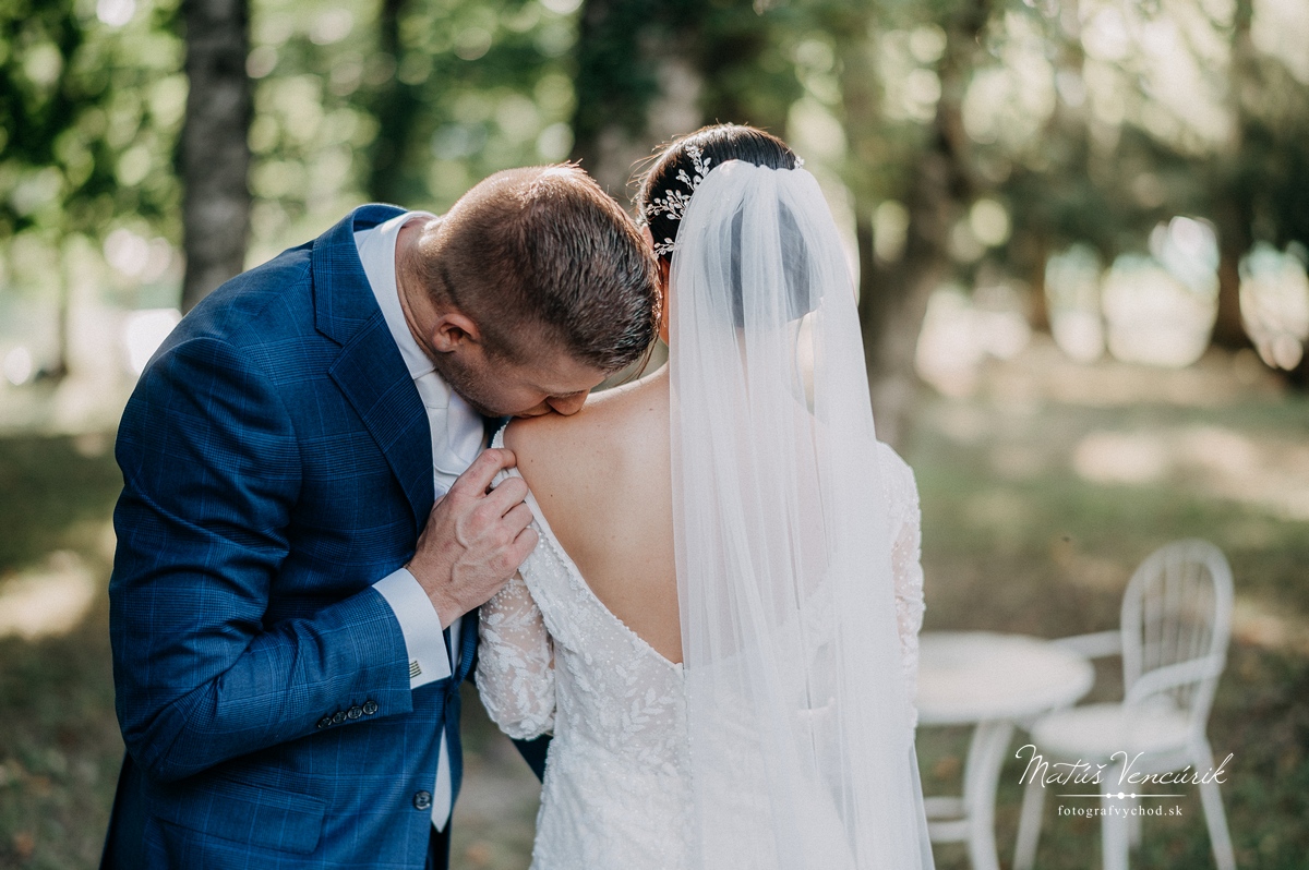 Svadobné fotky Kaštieľ Petrovany - fotograf Matúš Vencúrik